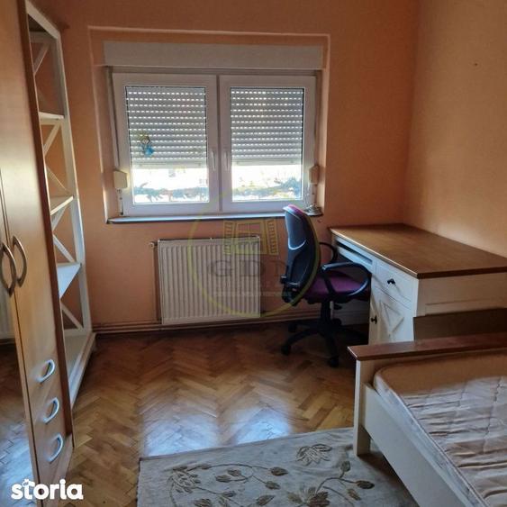 Apartament 4 camere decomandat Plopilor - 1