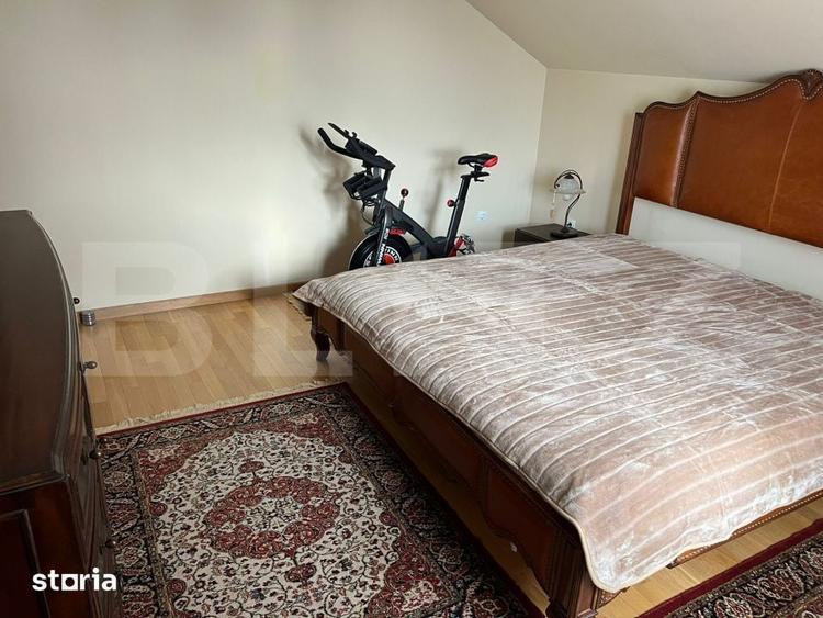 Casă cu 6 camere cu Teren 330 Mp în Soarelui