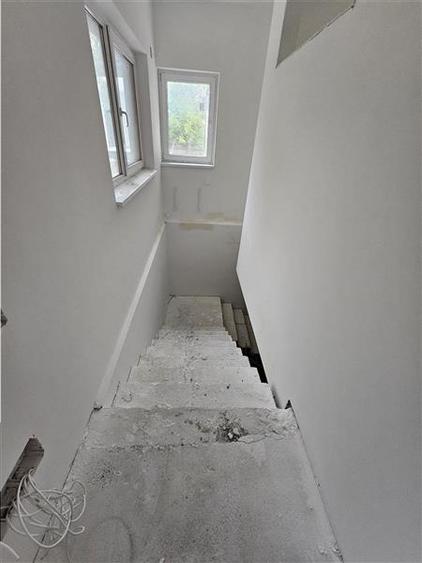 Apartament cu 4 camere decomandat în 9 Mai