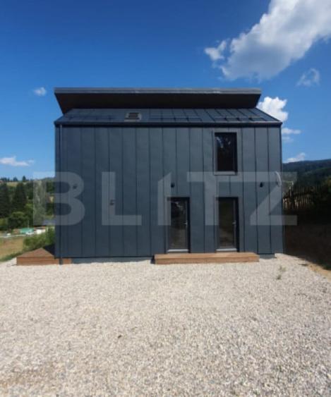 Casă cu 4 camere cu Teren 924 Mp în Central