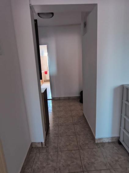 Apartament cu 3 camere decomandat, mobilat în Gara