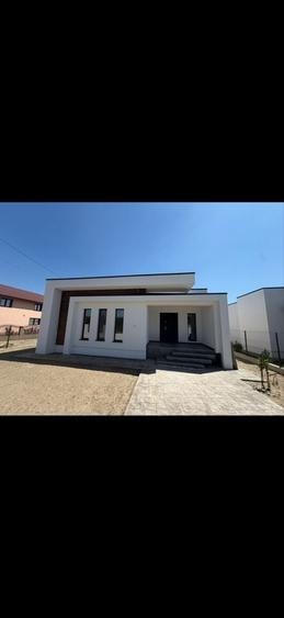 Casă cu 4 camere în Câmpineanca