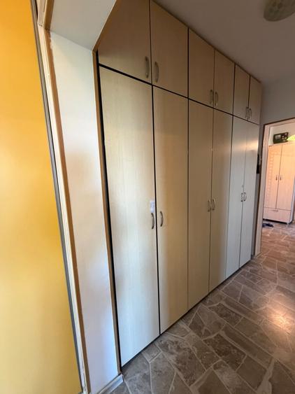 Apartament cu 3 camere decomandat, mobilat în Alexandru Obregia