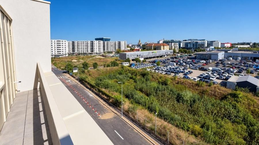 Apartament cu 3 camere decomandat în Pipera
