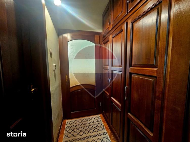 Apartament cu 4 camere decomandat în Central