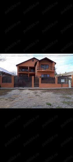 Casă cu 7 camere cu Teren 300 Mp în Năvodari