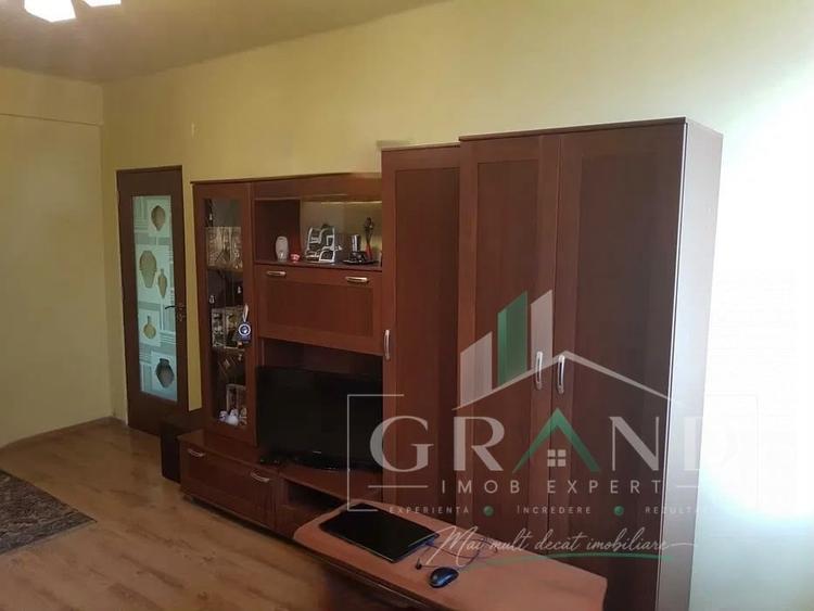 Apartament cu 2 camere semidecomandat, mobilat în Central