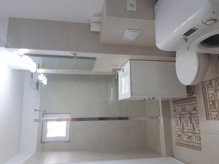Apartament cu 3 camere decomandat în Exterior Vest