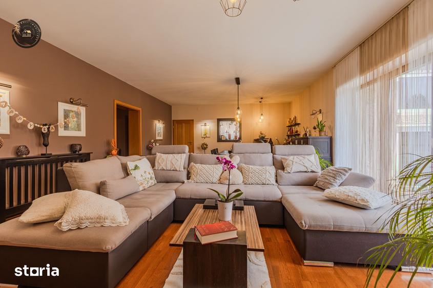 Casă cu 10 camere cu Teren 1500 Mp în Aurel Vlaicu