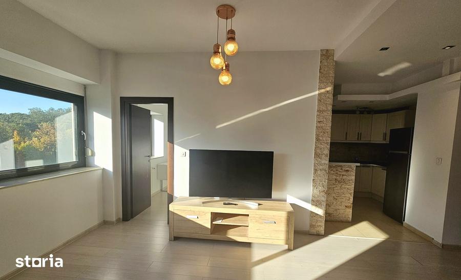 Apartament cu 3 camere, mobilat în Băneasa