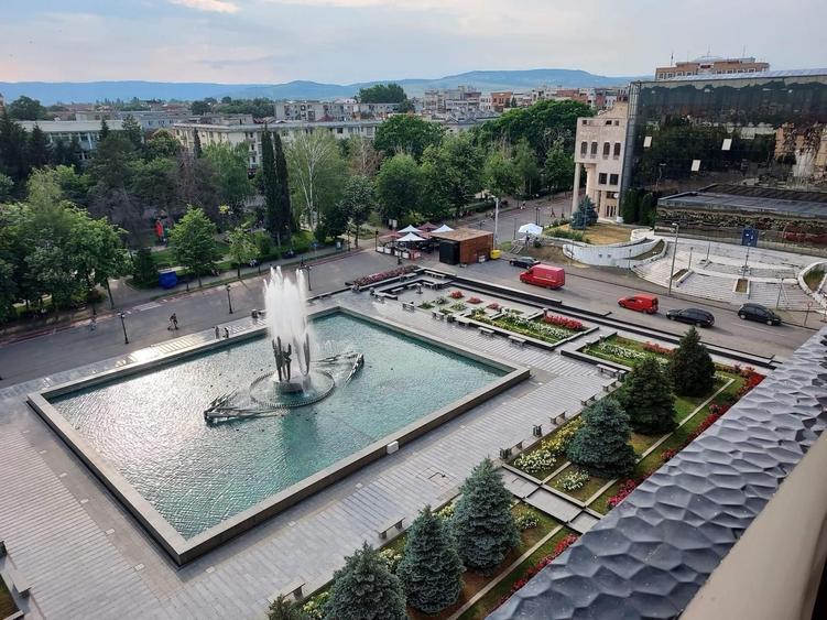 Apartament cu 2 camere decomandat în Central