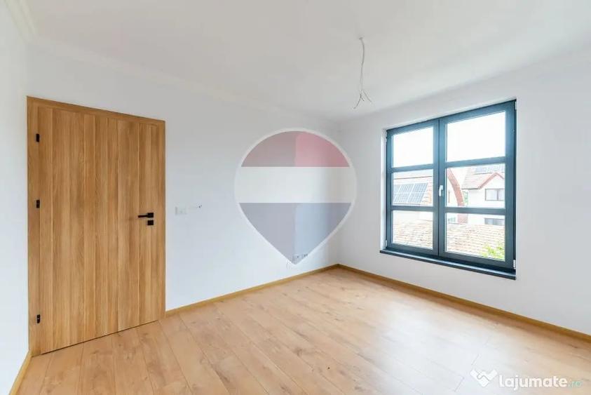 Casă cu 4 camere cu Teren 230 Mp în Central
