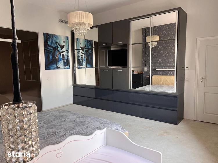 Apartament cu 3 camere decomandat în Văcăresti