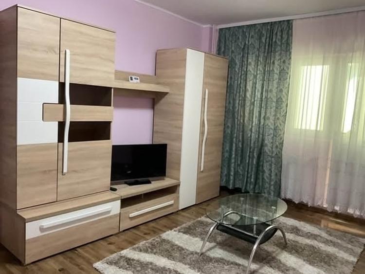 Apartament semidecomandat în Rahova