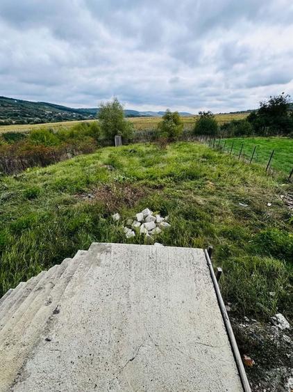 Casă cu 4 camere în Schitu Duca