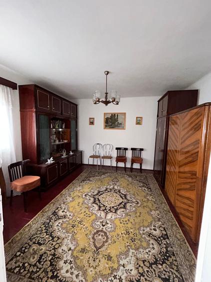 Casă cu 3 camere cu Teren 470 Mp în Central