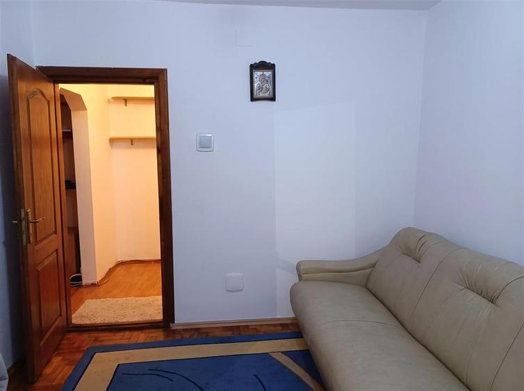 Apartament cu 3 camere decomandat, mobilat în Obcini