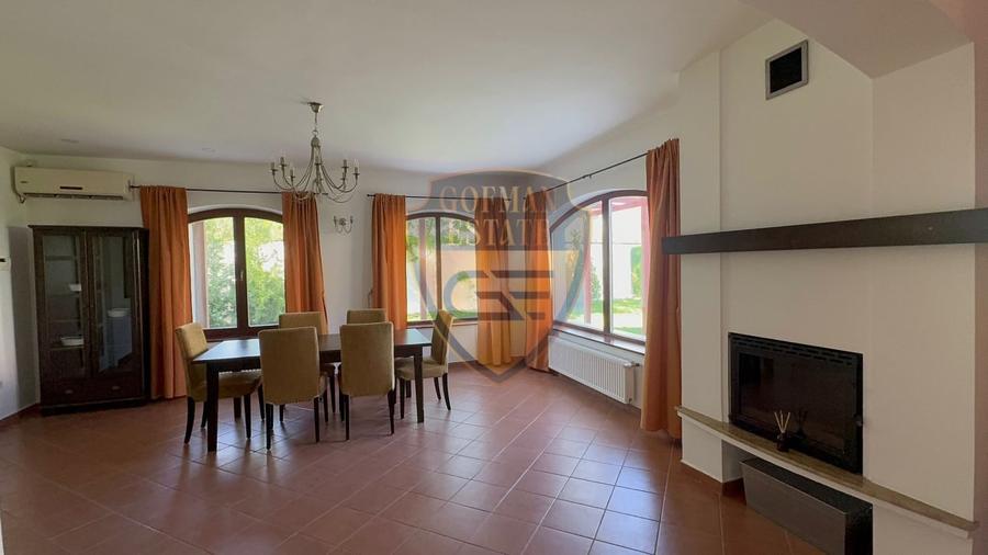 Casă individuală cu 5 camere cu Piscina în Mamaia