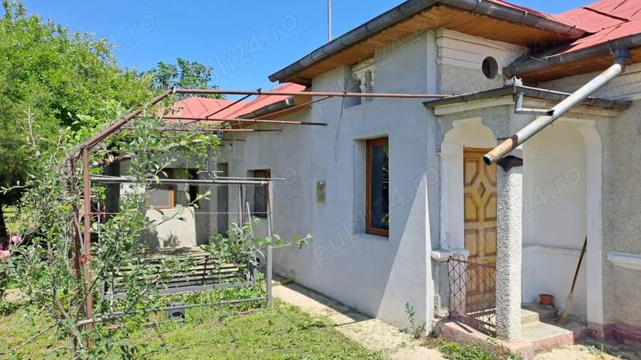 Casă cu 5 camere cu Teren 1375 Mp în Frumușani