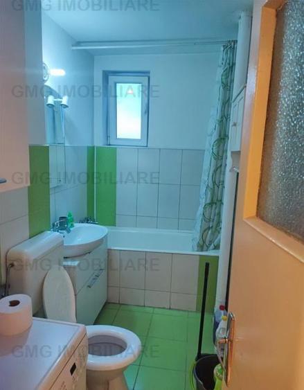 Garsonieră decomandată, mobilată în Tei