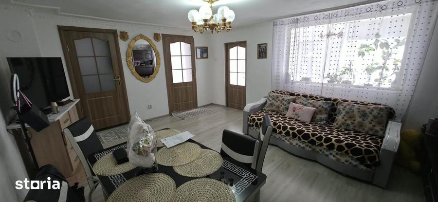 Casă cu 5 camere cu Teren 1219 Mp în Baciu