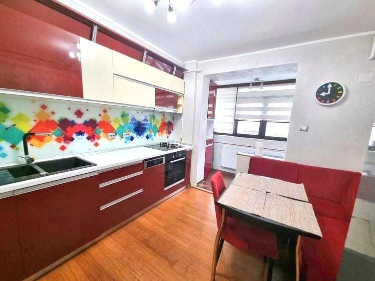 Apartament cu 3 camere decomandat, mobilat în 1 Decembrie 1918