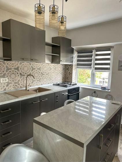 Apartament cu 3 camere decomandat în Hârșova