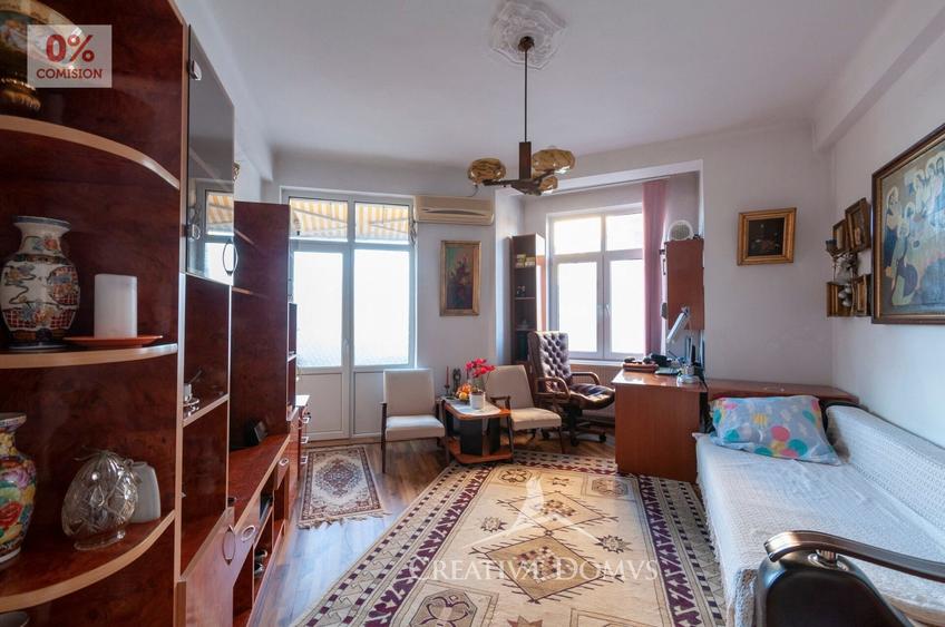 Apartament cu 3 camere semidecomandat în Parcul Carol