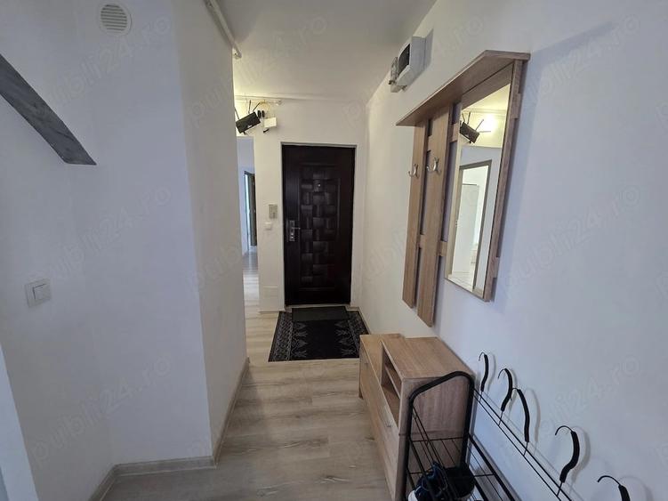 Apartament cu 3 camere decomandat în Ștefan cel Mare