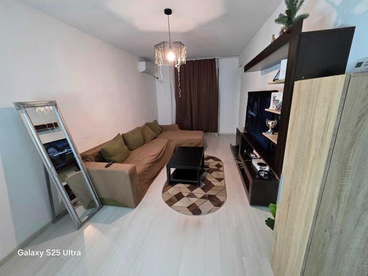 Apartament cu 3 camere decomandat în Metalurgiei