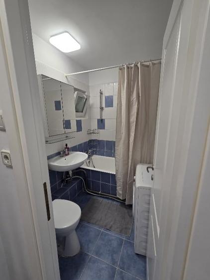 Garsonieră decomandată în Tineretului