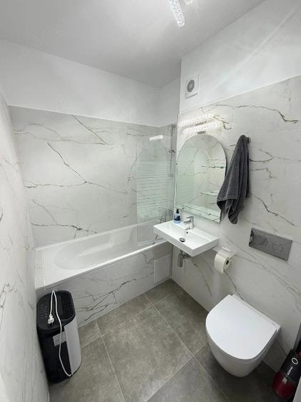 Apartament cu 2 camere decomandat, mobilat în Central