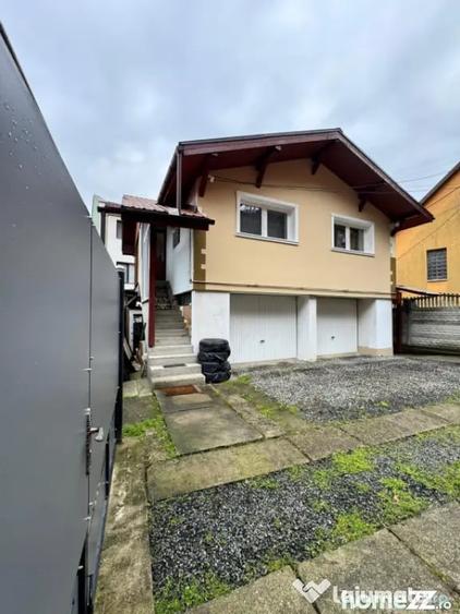 Casă cu 3 camere cu Teren 400 Mp în Valea Roșie