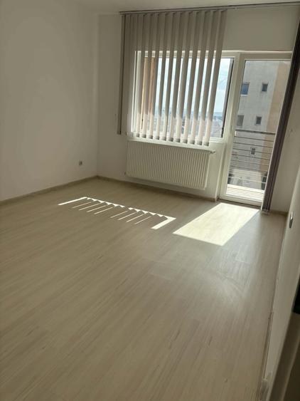 Apartament de vanzare - 3