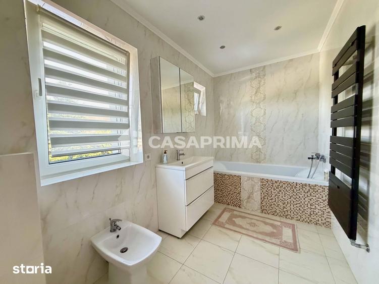 Casă cu 7 camere cu Teren 1711 Mp în Miroslava