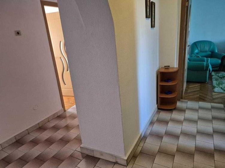 Apartament cu 4 camere decomandat în Ultracentral