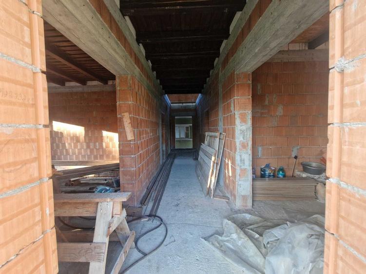 Casă cu 4 camere în Sic