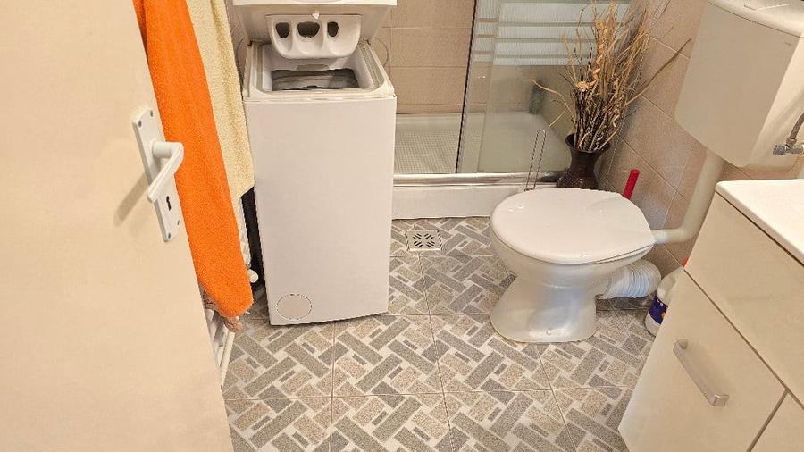 Apartament cu 4 camere decomandat în Decebal