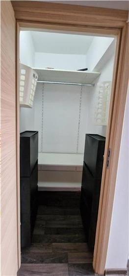 Apartament cu 3 camere semidecomandat, mobilat în Dristor