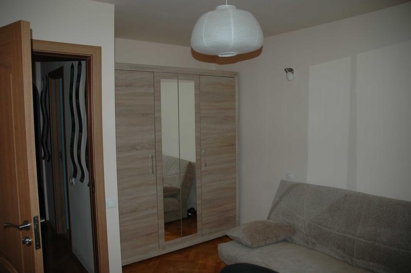 Apartament cu 3 camere decomandat în Ștrand