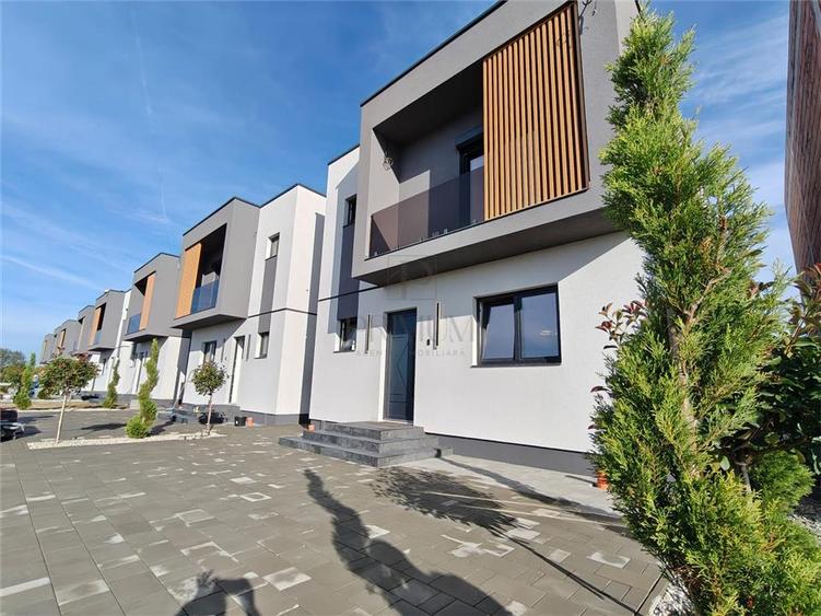 Duplex cu 4 camere cu Canalizare în Moșnița Nouă