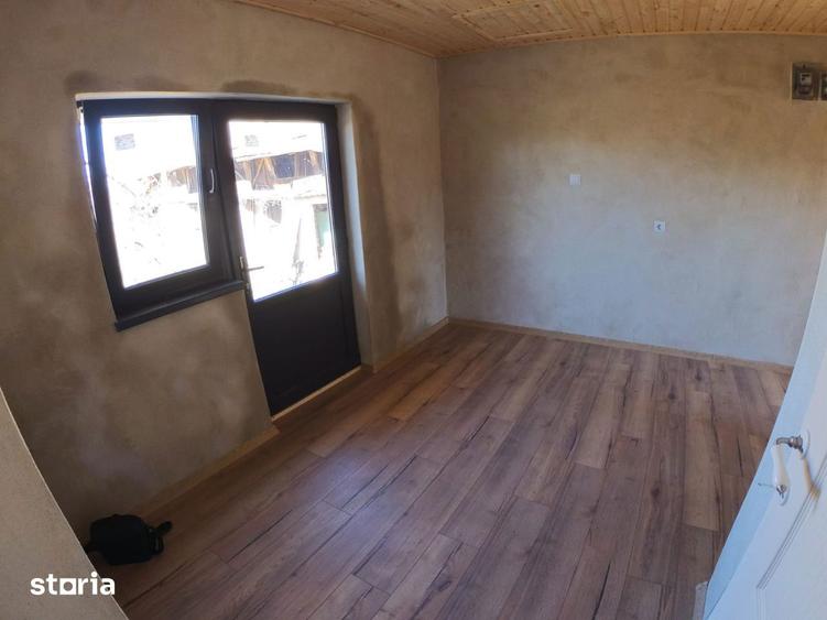 Casa la pret de apartament 4 camere, teren 1770 mp, renovata Ciorani - 13