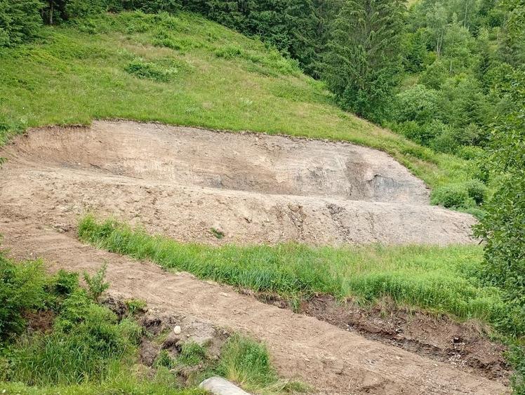 Teren de 3100 mp, în Muntele Băișorii