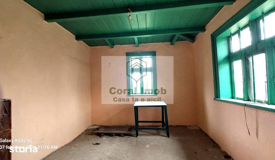 Casă cu 2 camere cu Teren 2016 Mp în Traian