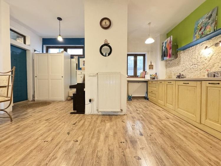 Casă cu 5 camere cu Canalizare în Băneasa
