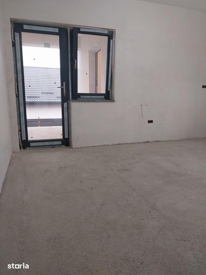 Casă cu 3 camere cu Teren 500 Mp în Dumești