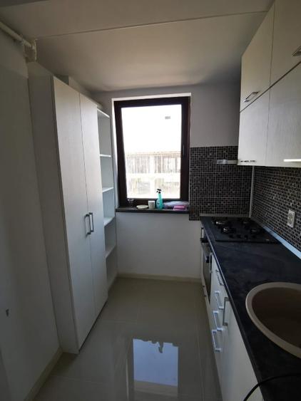Apartament cu 2 camere semidecomandat, mobilat în Central