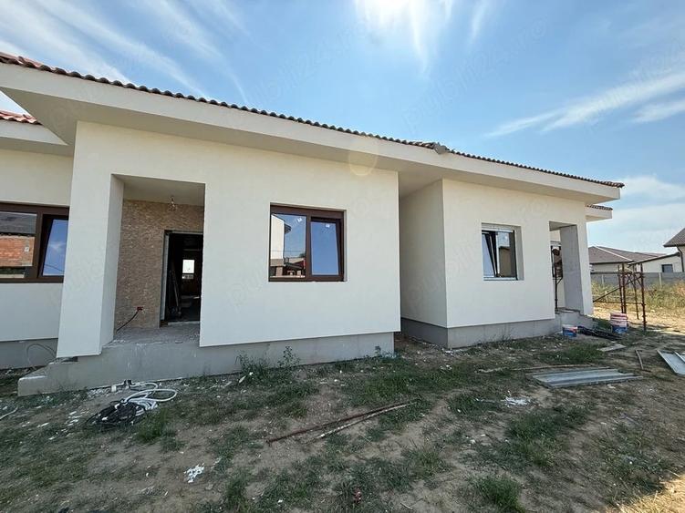 Casă cu Teren 325 Mp în Giroc