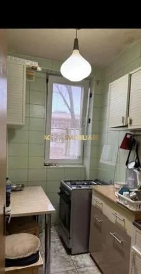 Apartament cu 4 camere semidecomandat, mobilat în Drumul Taberei