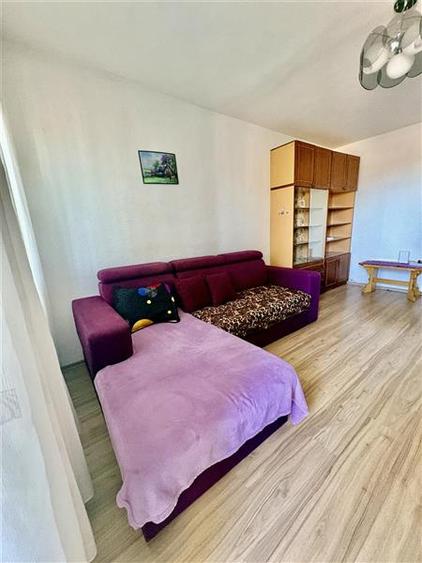 Apartament cu 2 camere decomandat, mobilat în Casa de Cultură